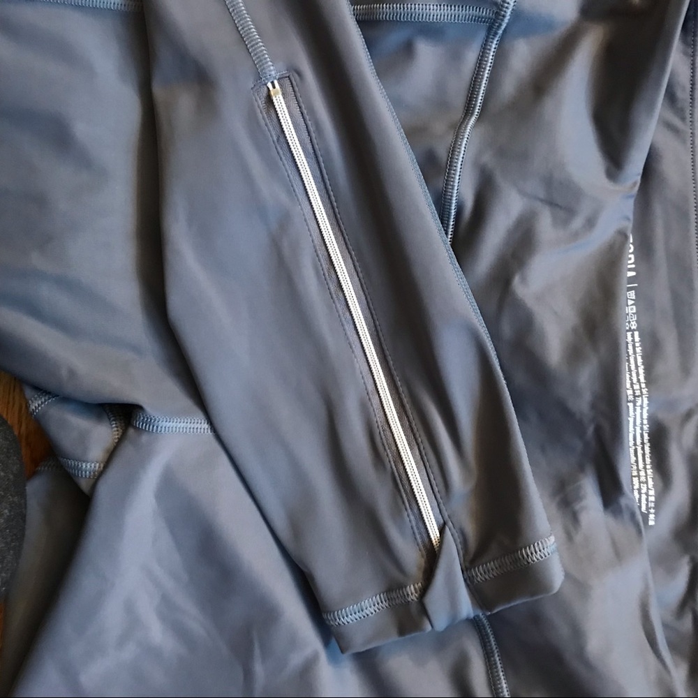 NWOT Victoria’s Sport Leggings - Picture 4 of 4